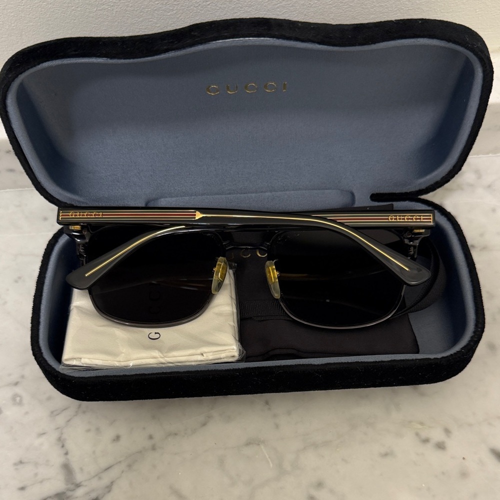 Gucci Black Sunglasses with Velvet Case GG0382S - Picture 2 of 6